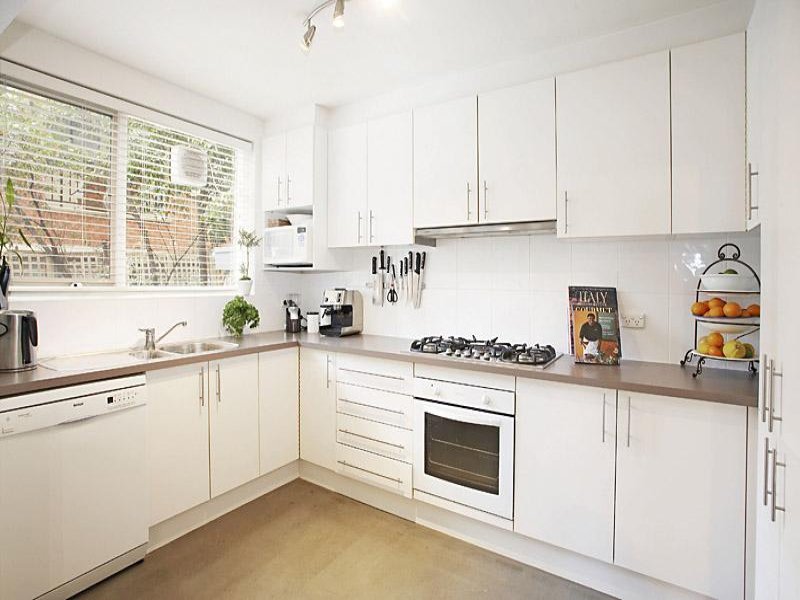1/757 Burwood Road, Hawthorn East image 3