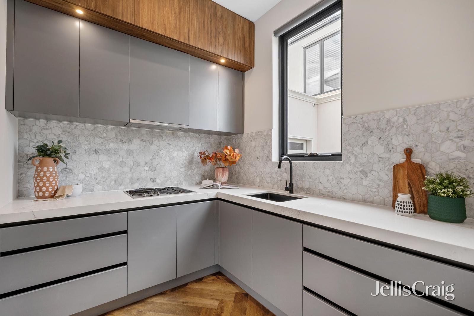 1/76 Capital Avenue, Glen Waverley image 6
