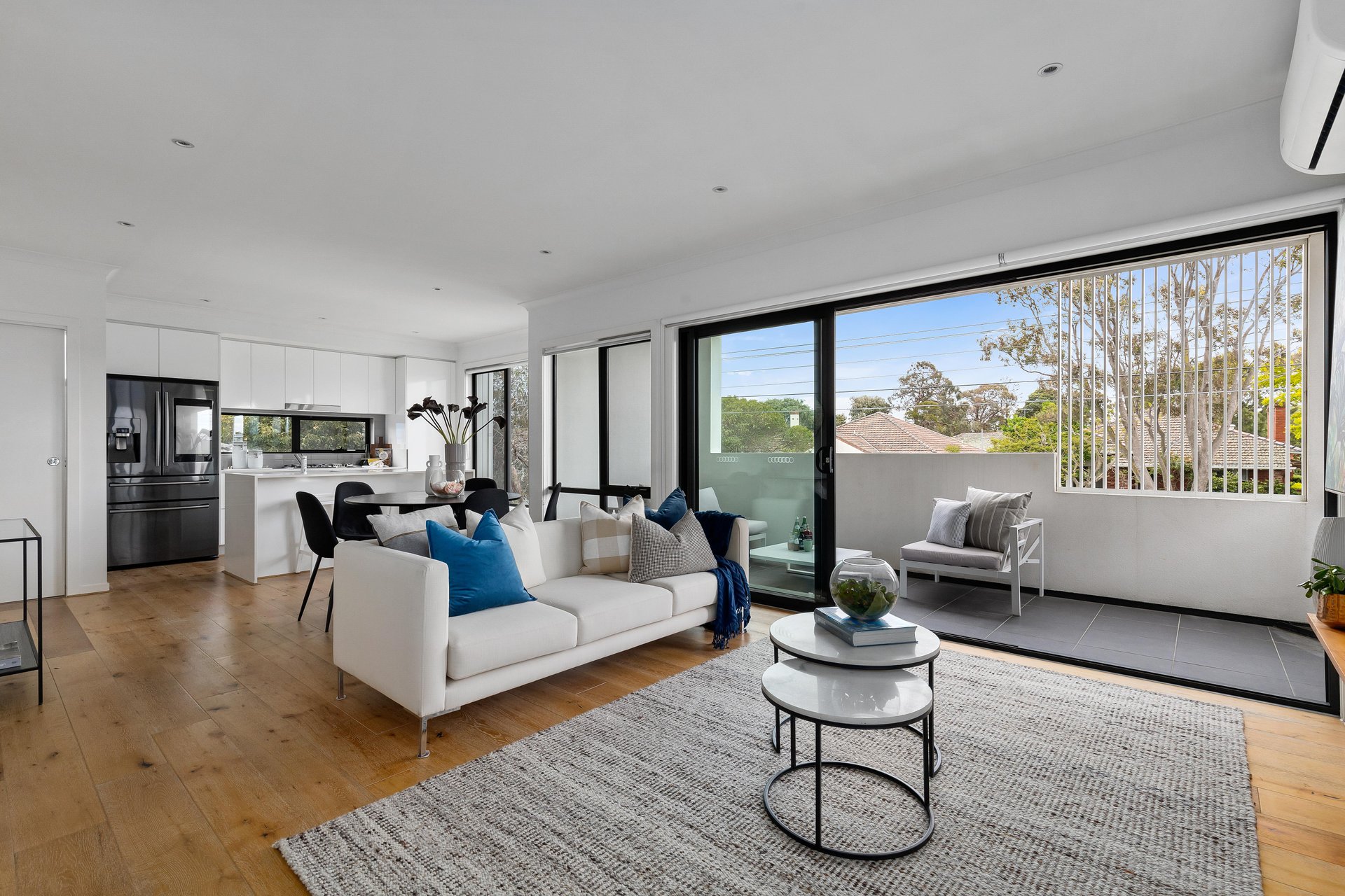 1/76 Collins Street, Mentone image 2