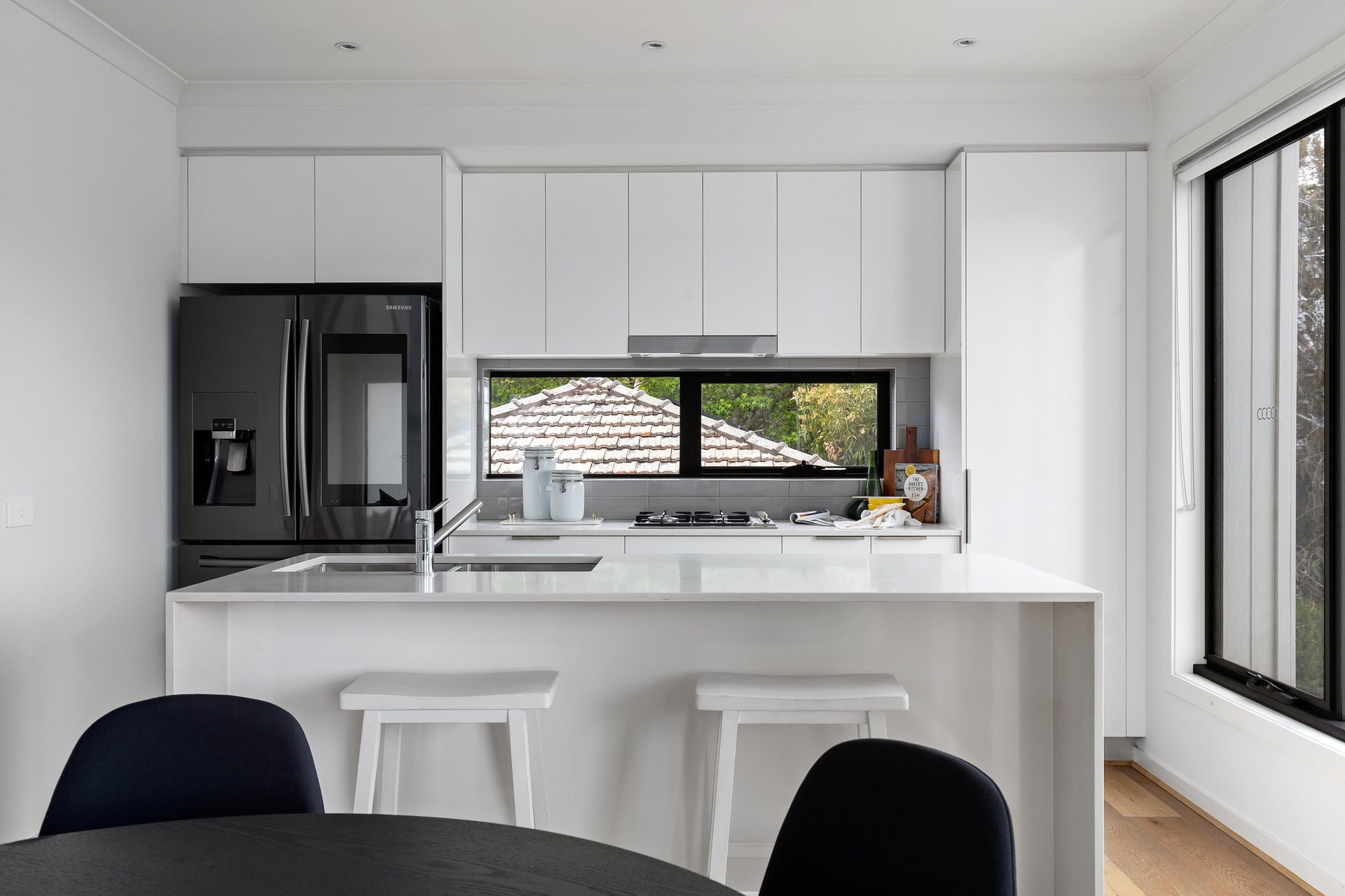 1/76 Collins Street, Mentone image 4