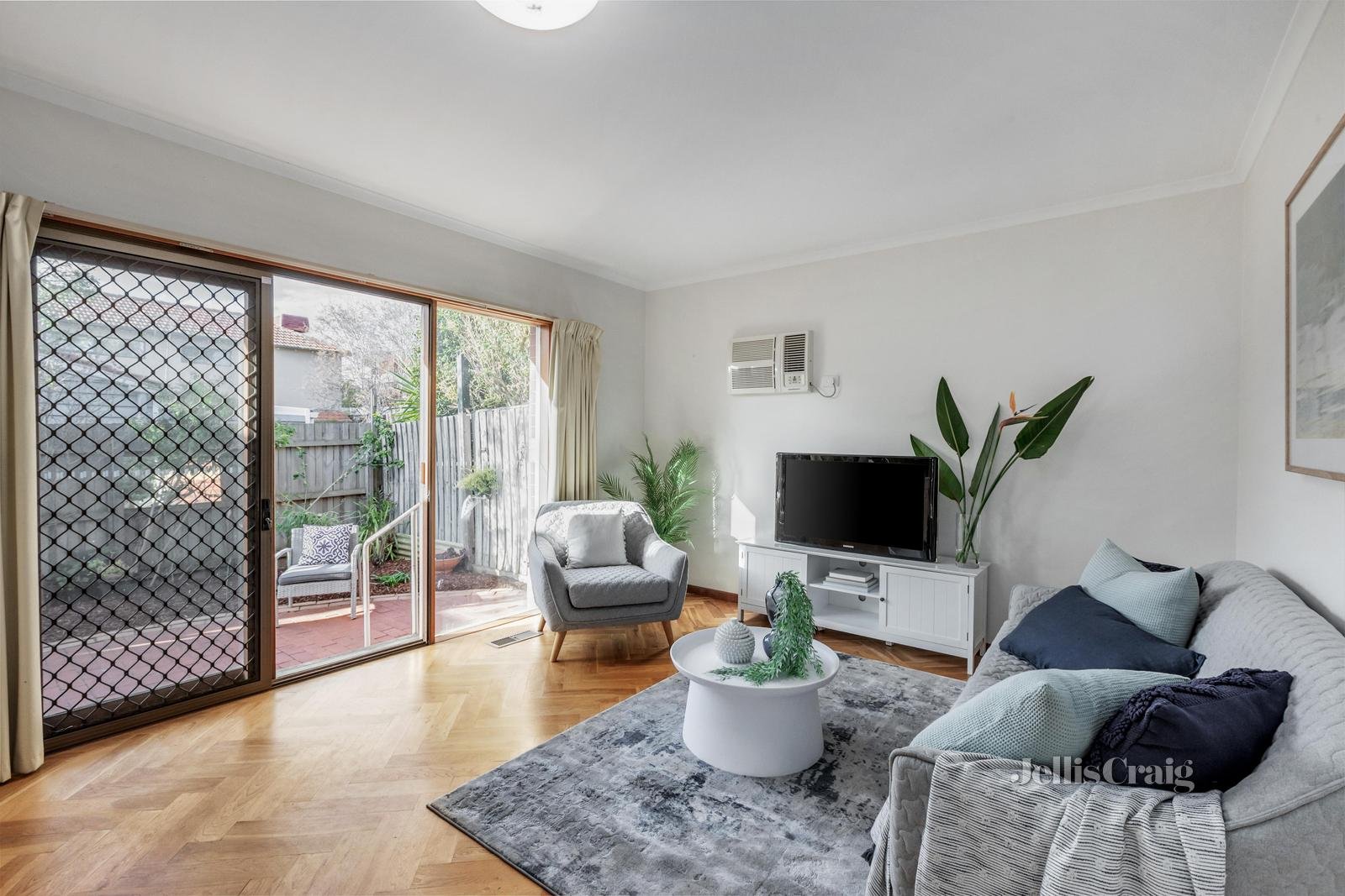 1/76 Daley Street, Bentleigh image 5