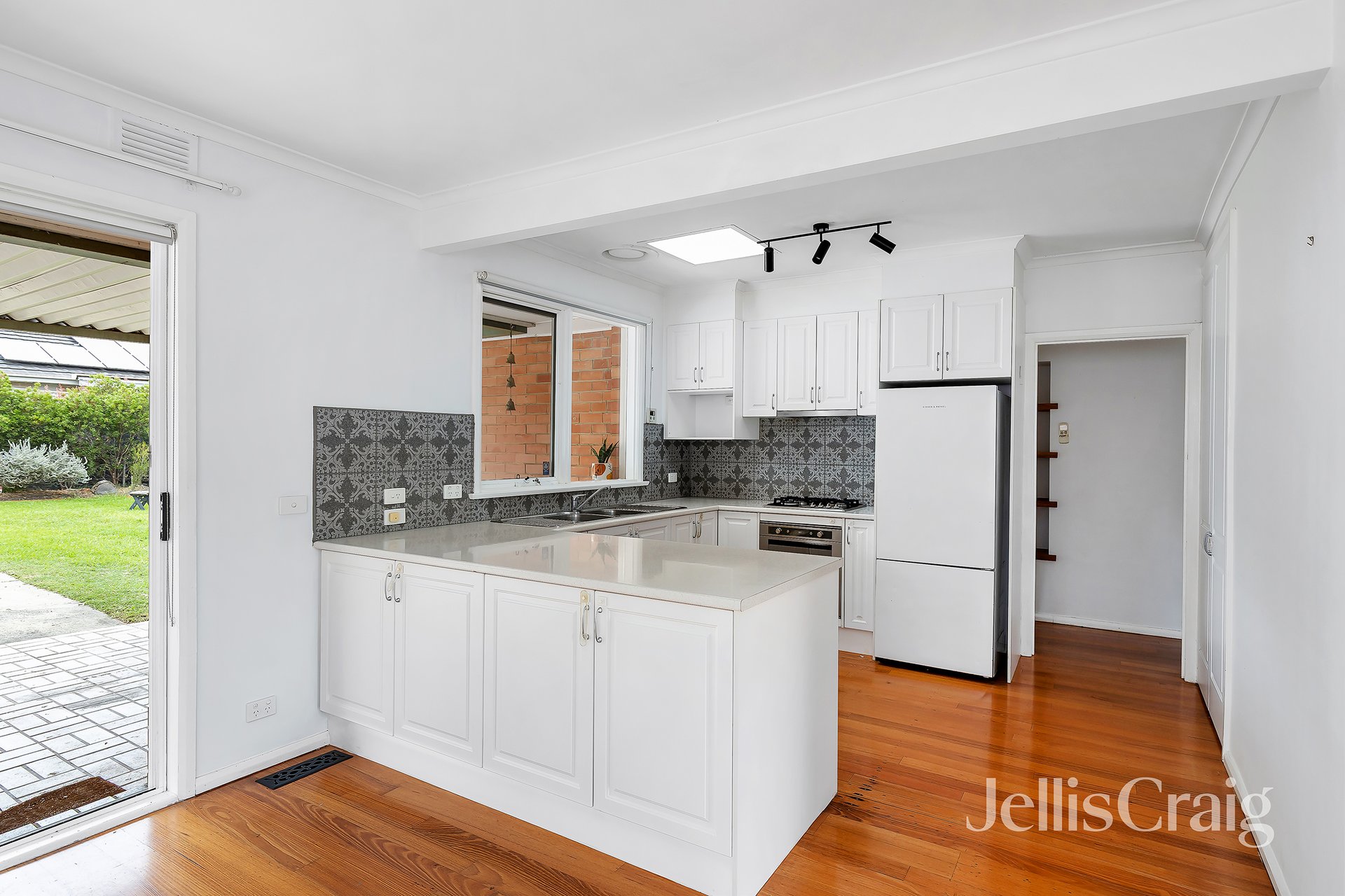 176 Henry Street, Greensborough image 3