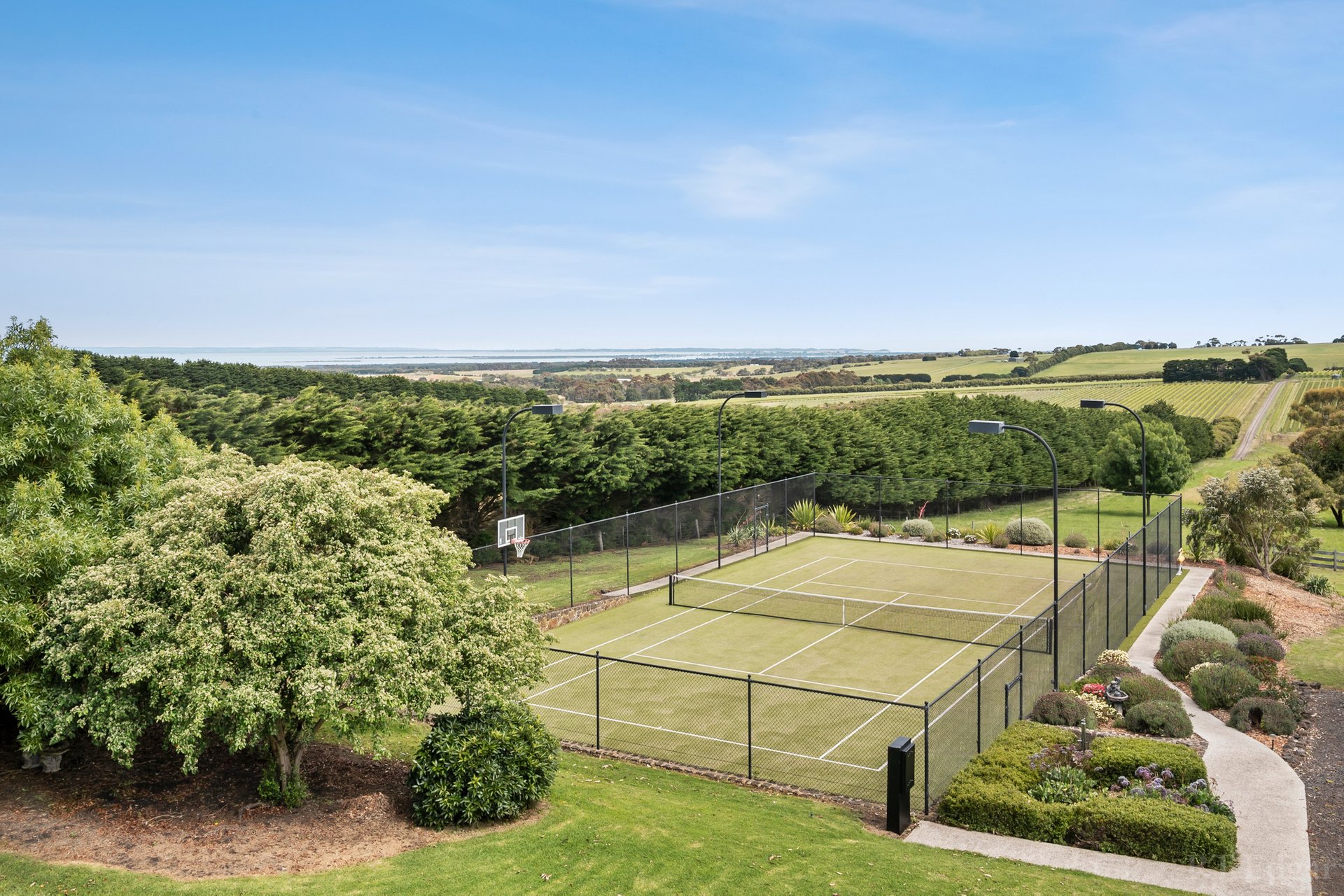 Property Gallery Thumbnail 9