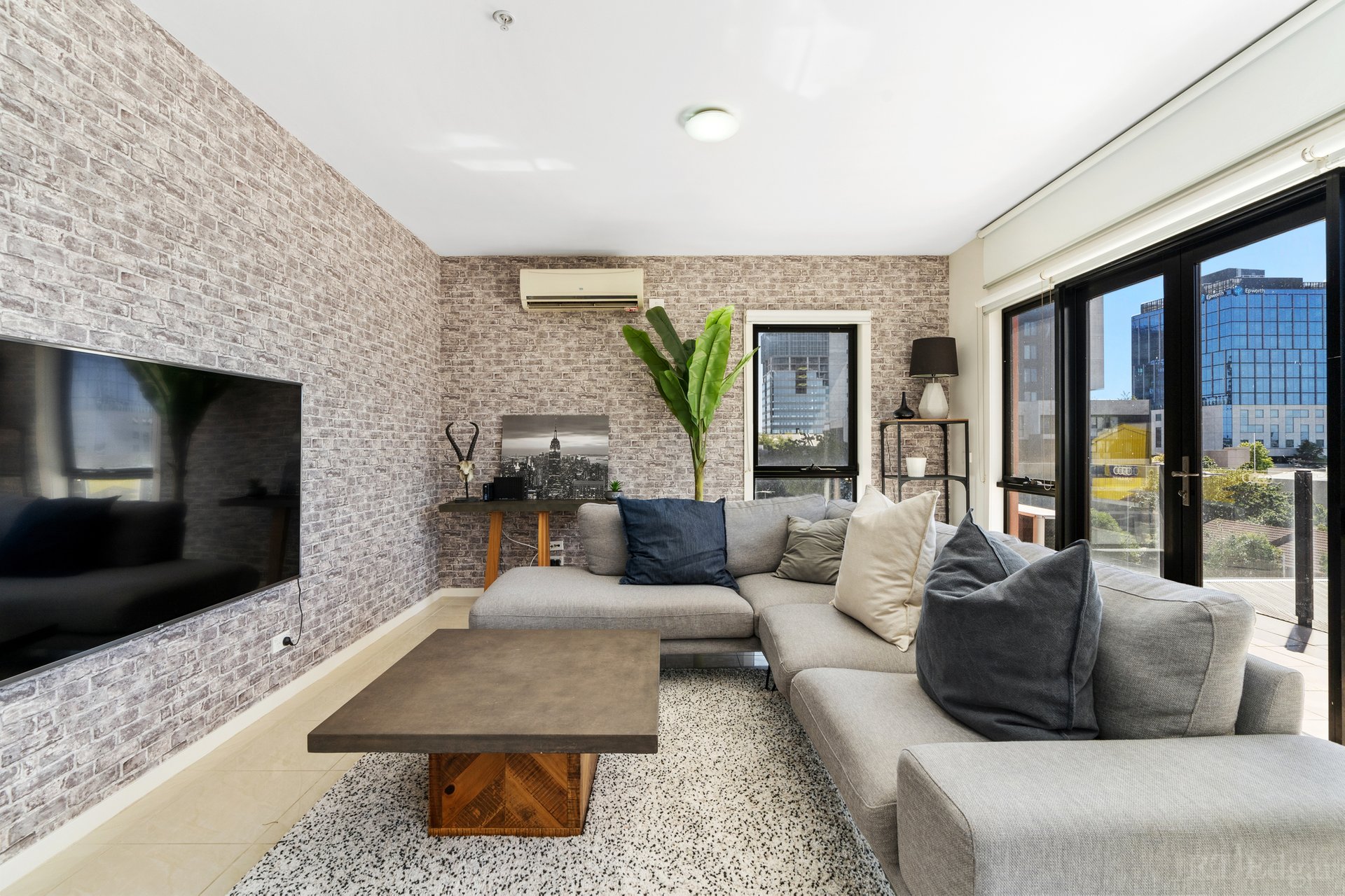 Property Gallery Thumbnail 5