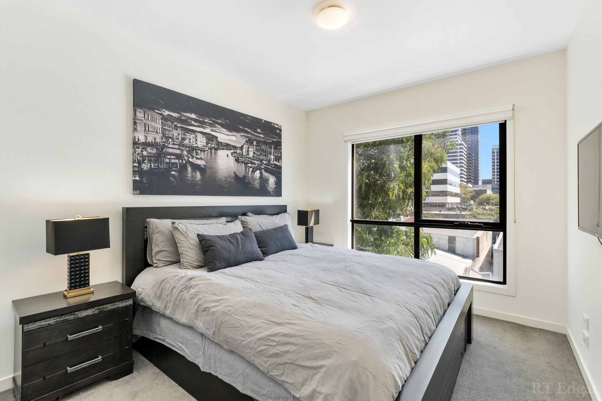 Property Gallery Thumbnail 7