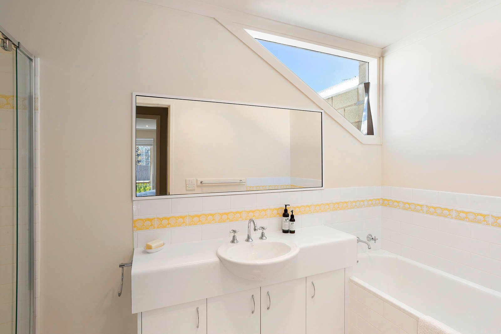 Property Gallery Thumbnail 9