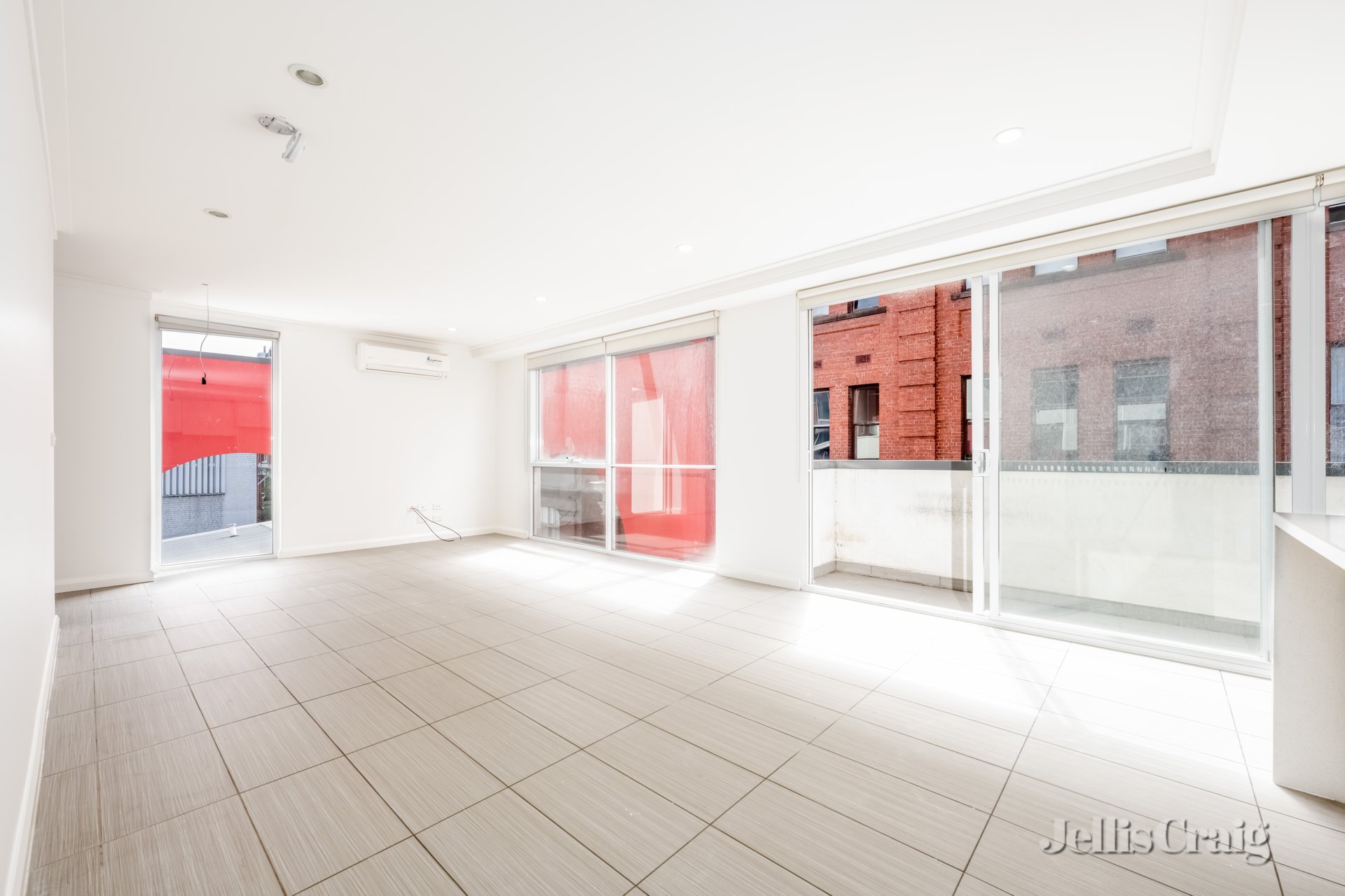 1/77 Little Oxford Street, Collingwood image 2