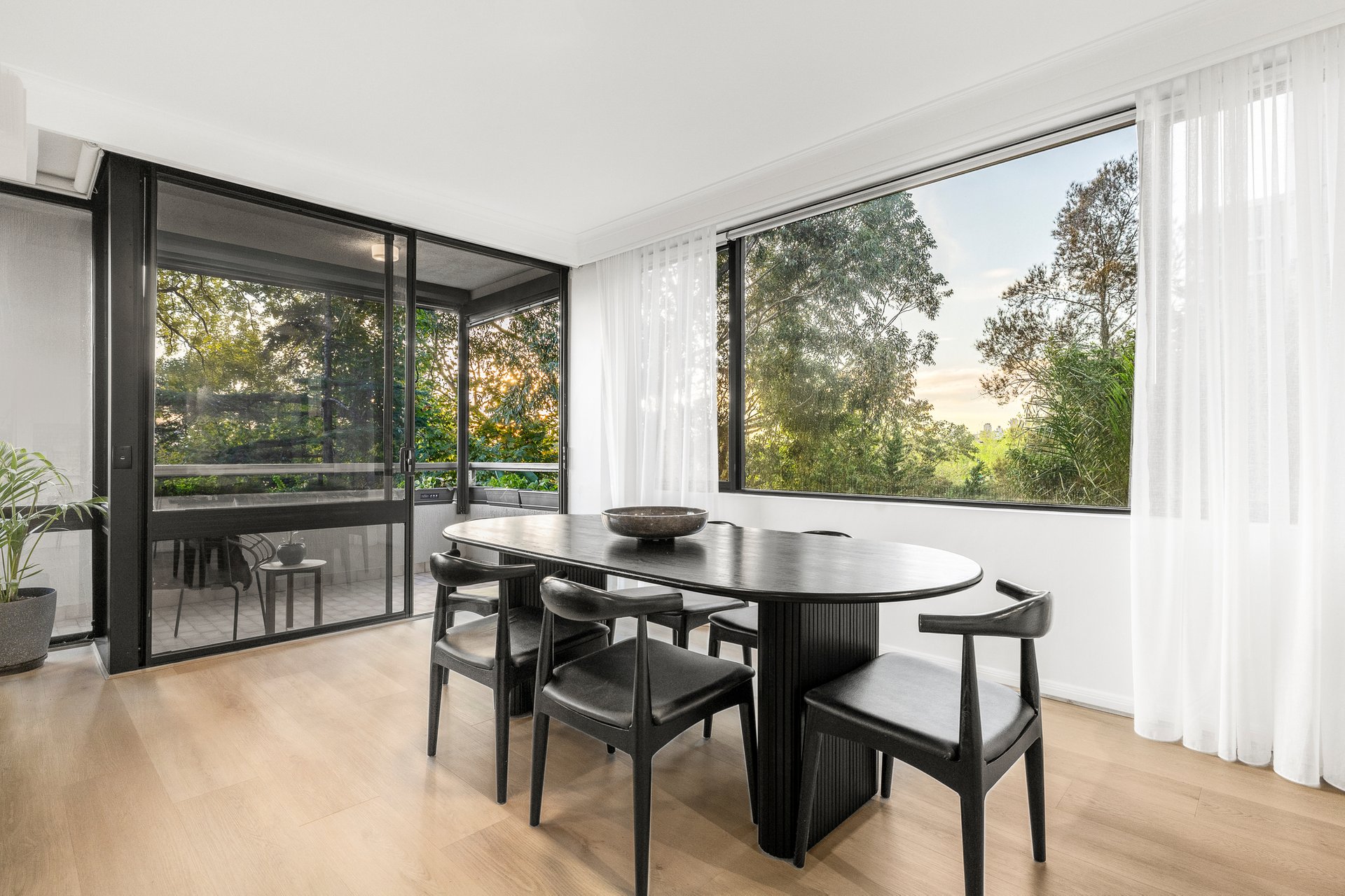 Property Gallery Thumbnail 6