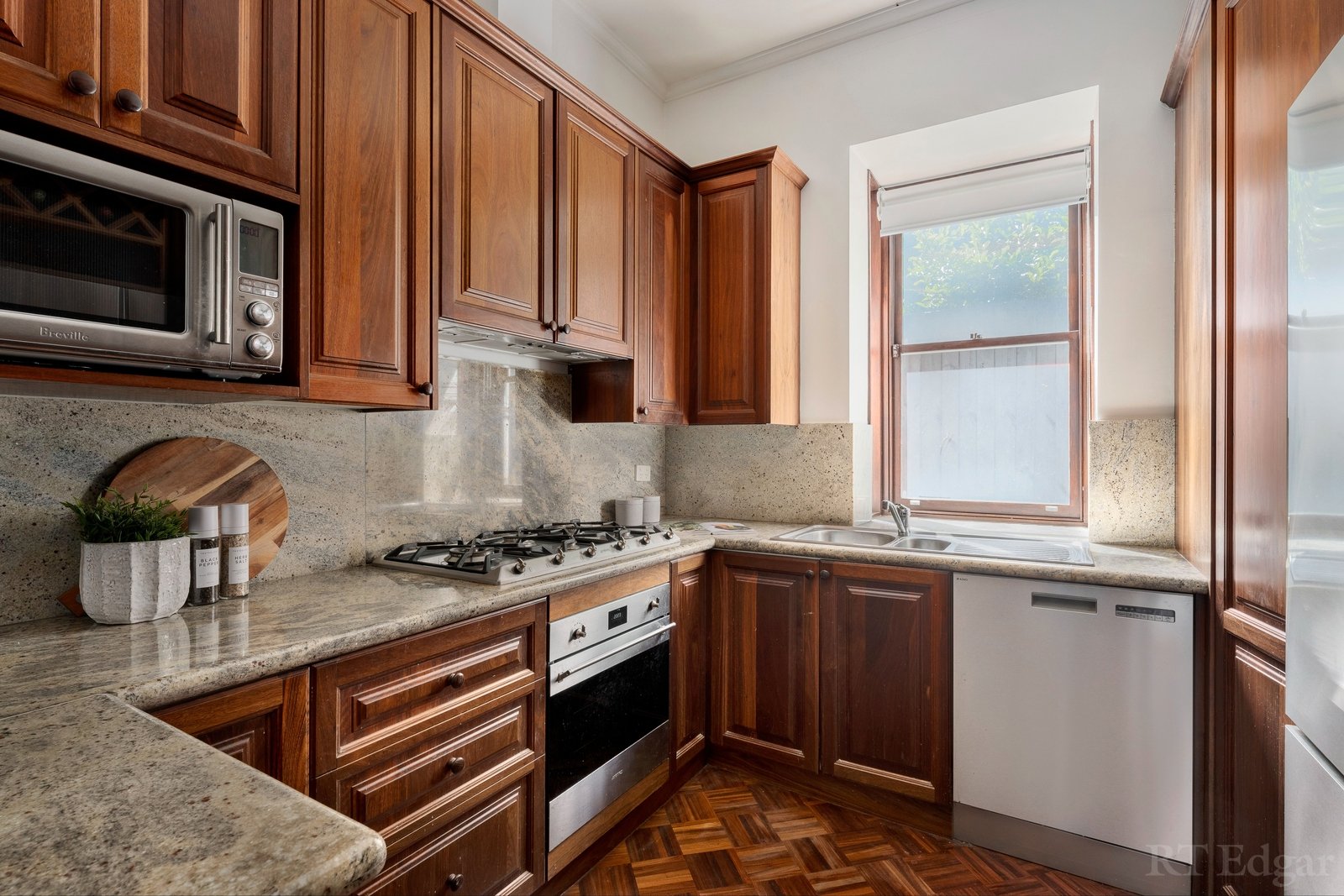 Property Gallery Thumbnail 5