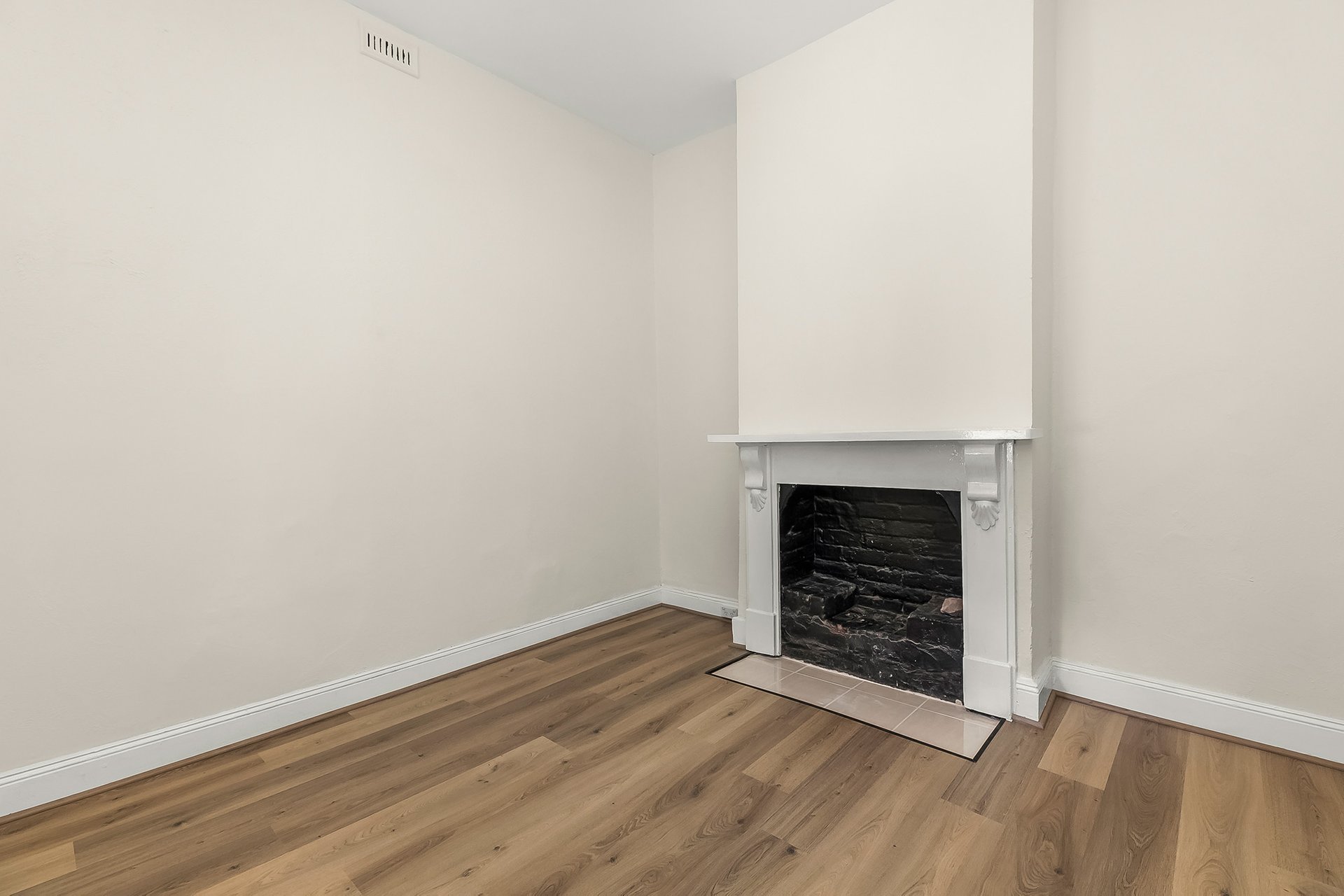 Property Gallery Thumbnail 7