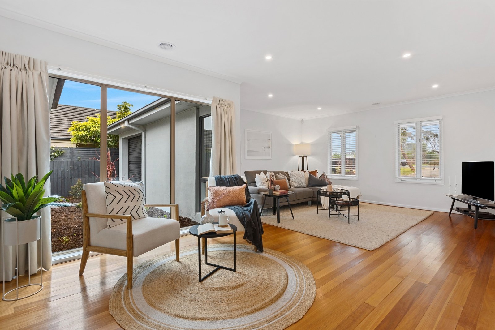 Property Gallery Thumbnail 8