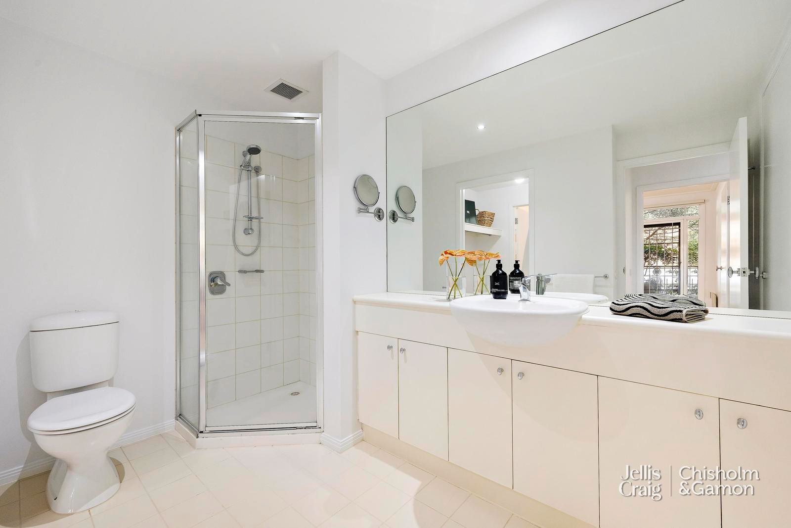 1/79 Pickles Street, Port Melbourne image 8