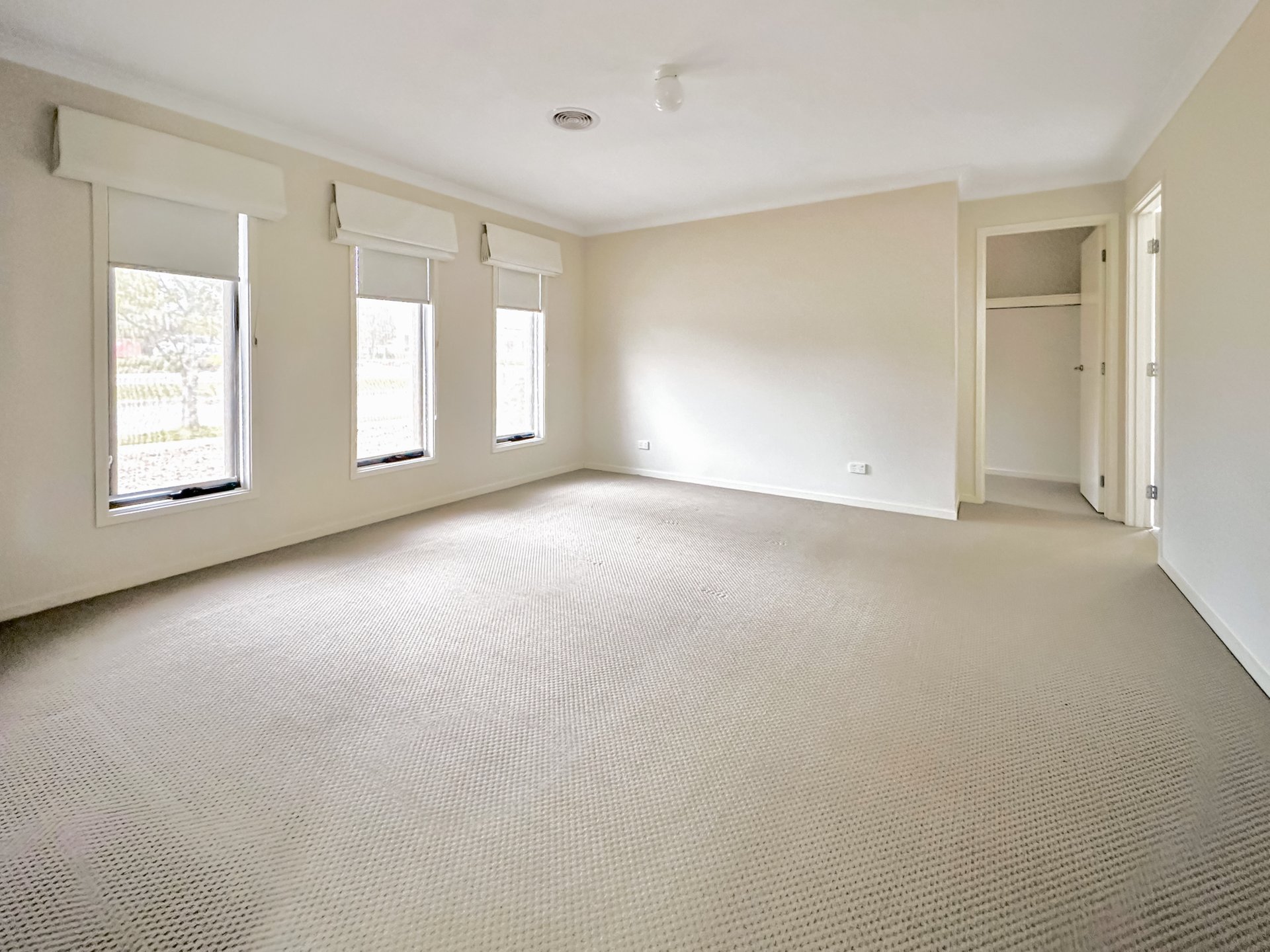 Property Gallery Thumbnail 4