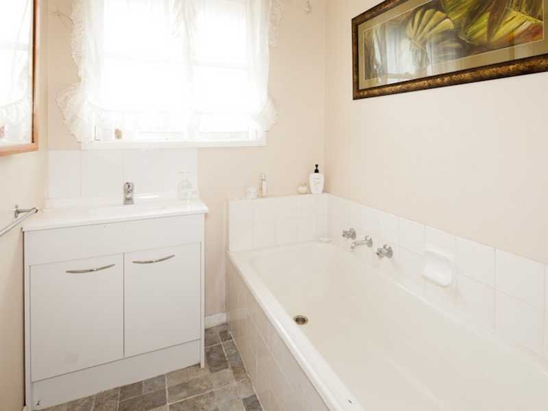 179 Wilsons Road, Whittington image 4