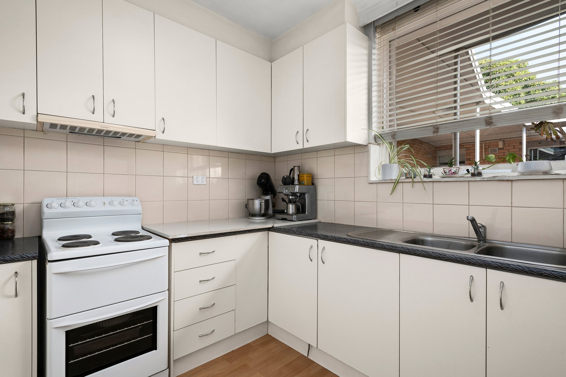 17/93 Glen Huntly Road, Elwood image 4