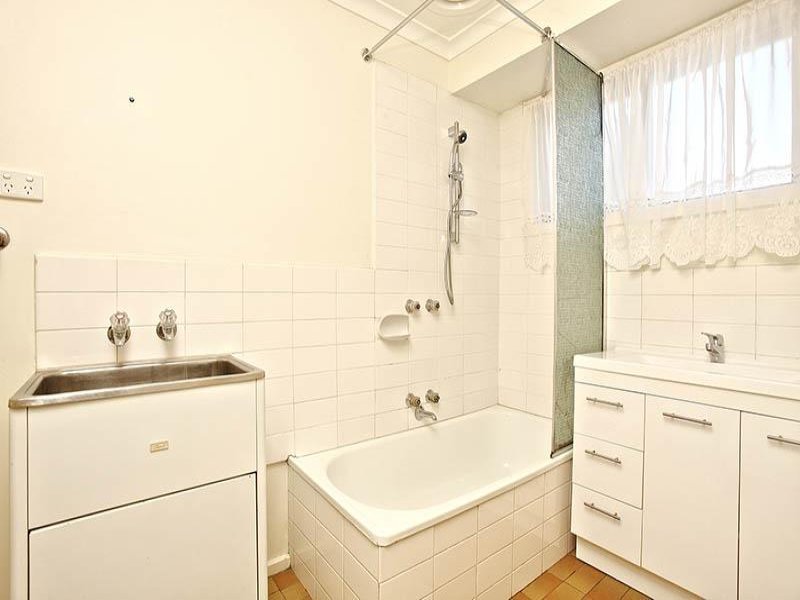 1/797 Elgar Road, Doncaster image 5