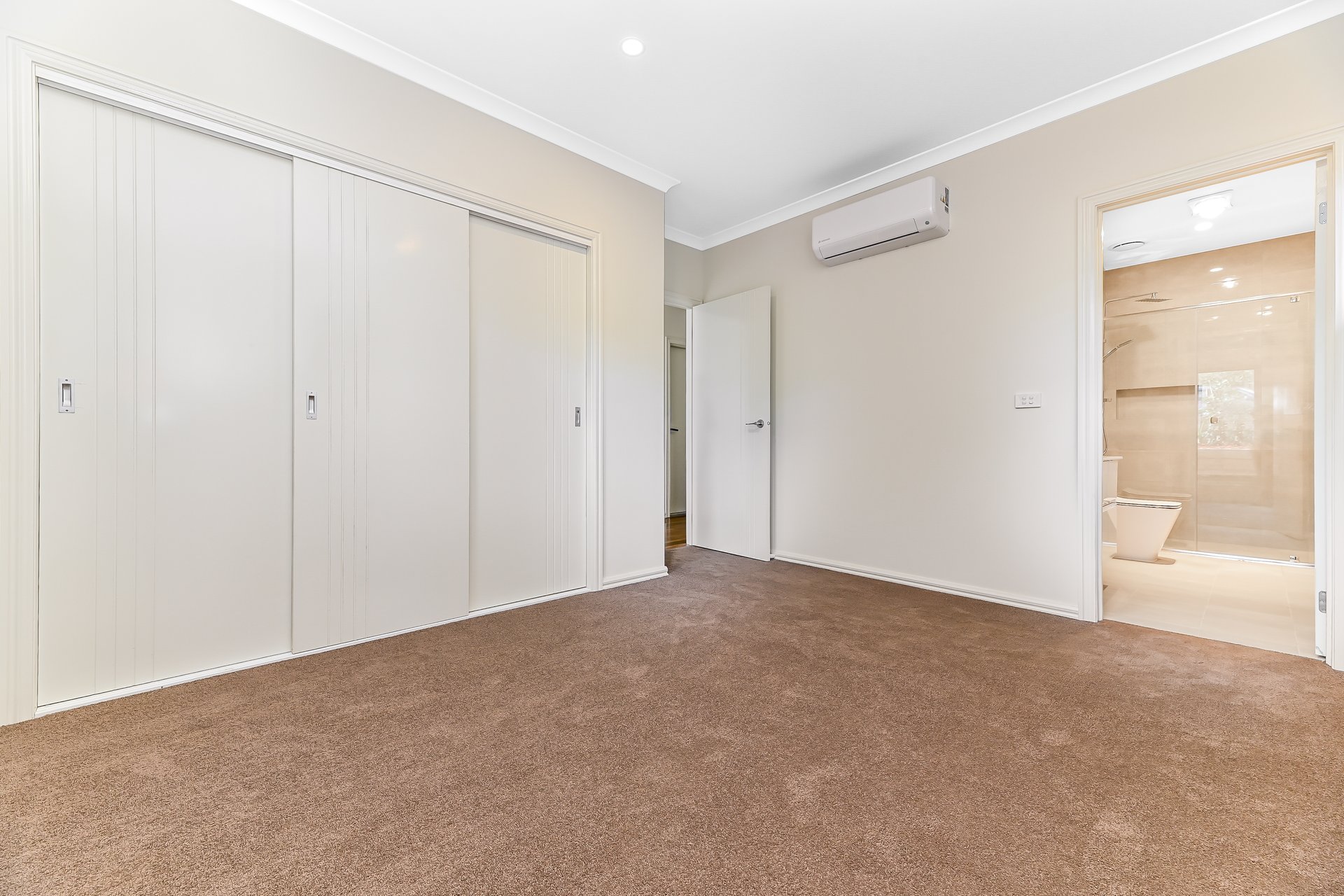 17A Gateshead Drive, Wantirna South image 4