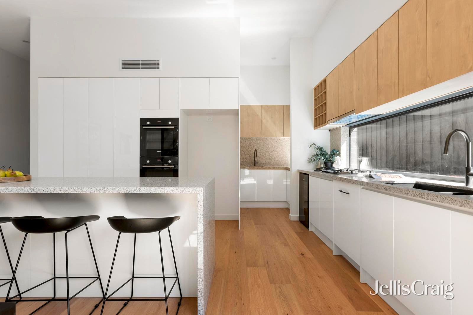 17a Greenview Court, Bentleigh East image 3