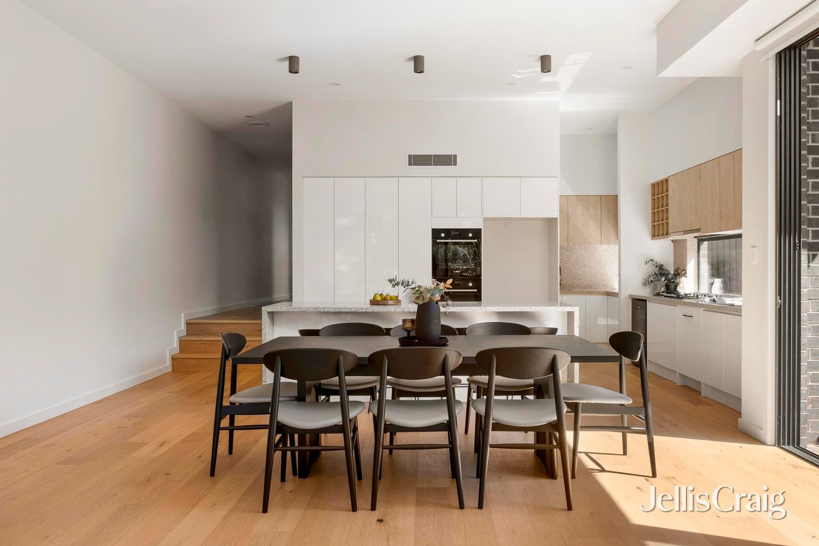 17a Greenview Court, Bentleigh East image 4