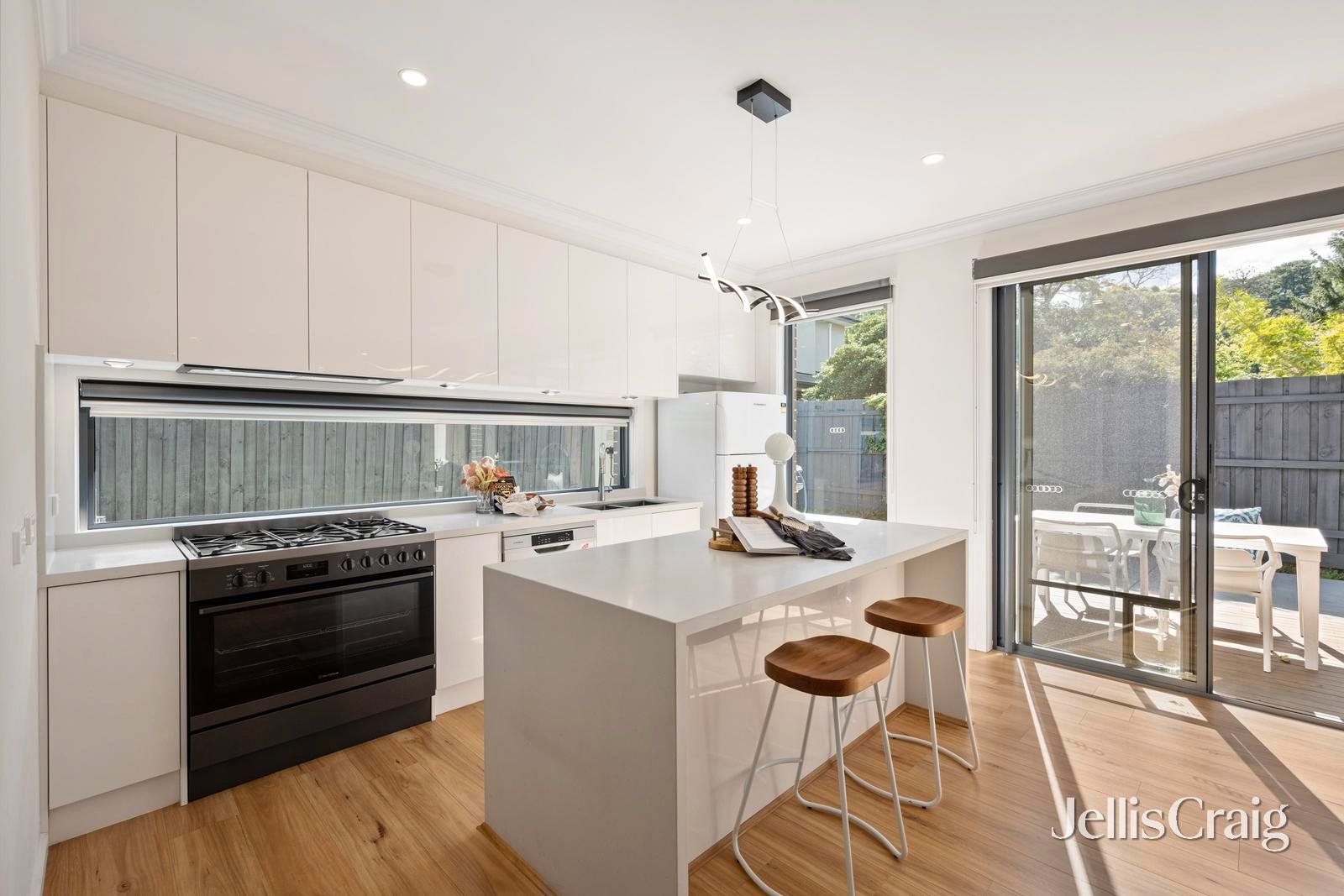 17a Lockhart Court, Kilsyth image 7