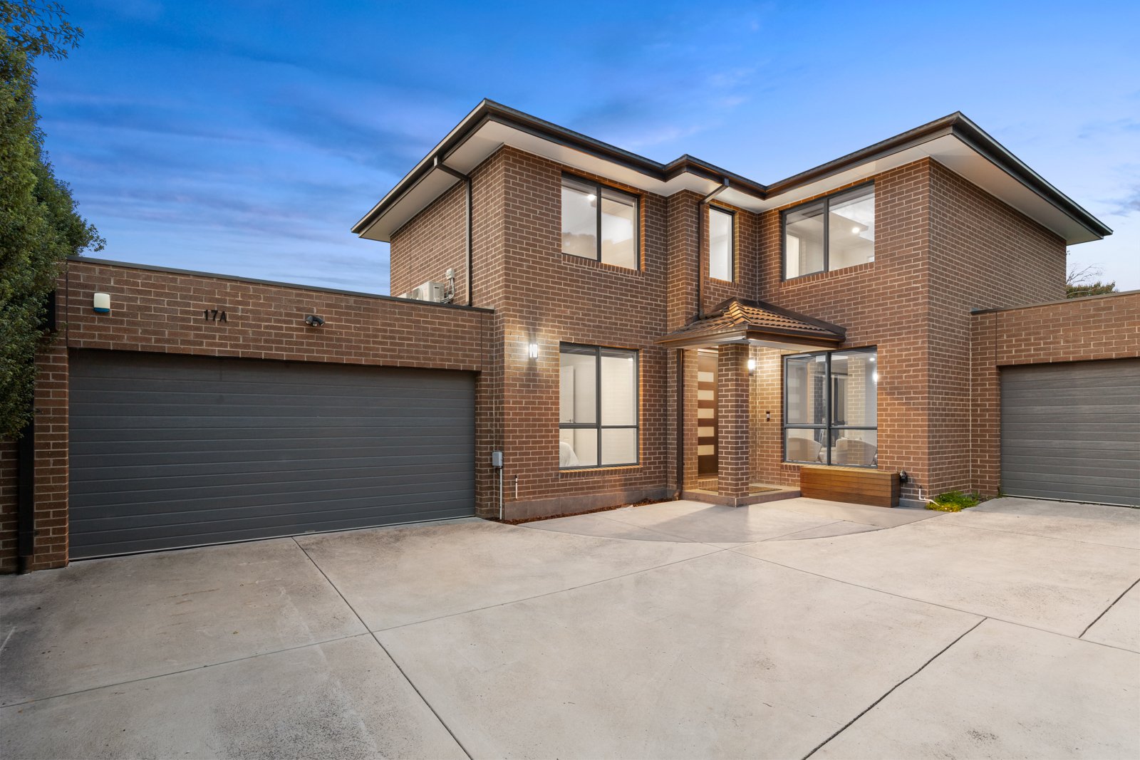 17A Lockhart Court, Kilsyth image 1