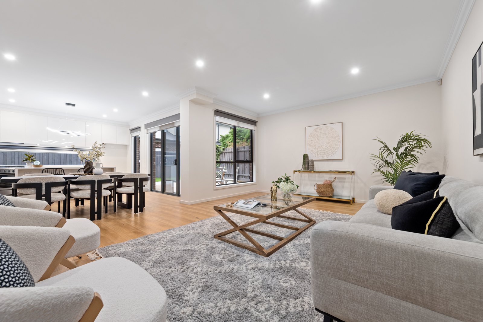 17A Lockhart Court, Kilsyth image 2