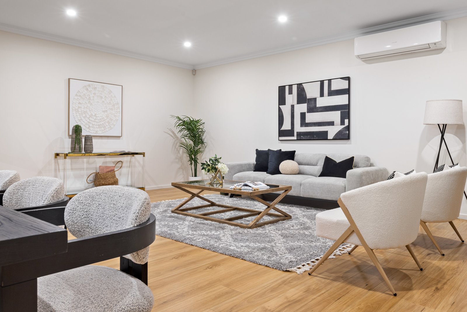 17A Lockhart Court, Kilsyth image 4