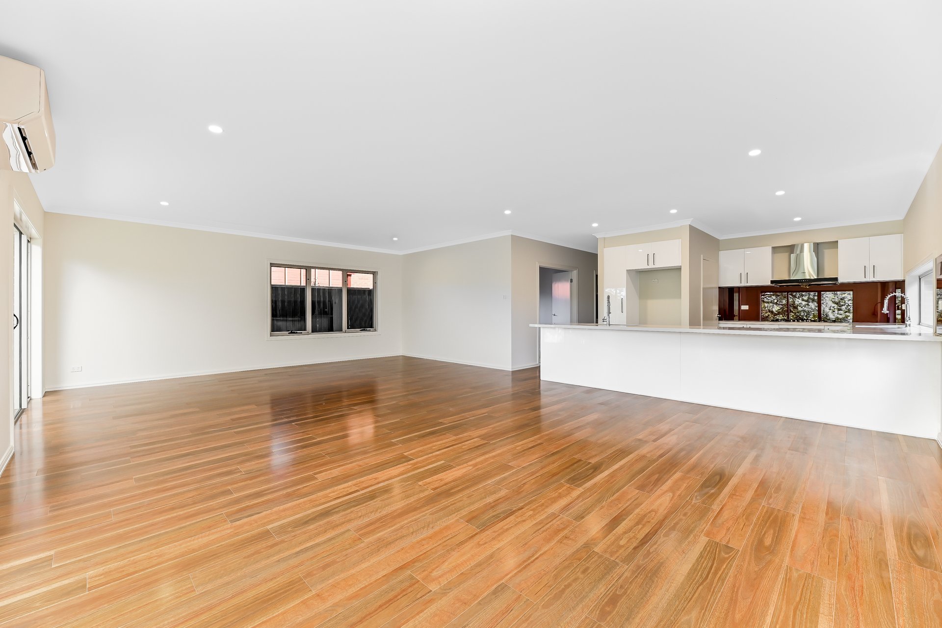 17B Gateshead Drive, Wantirna South image 2
