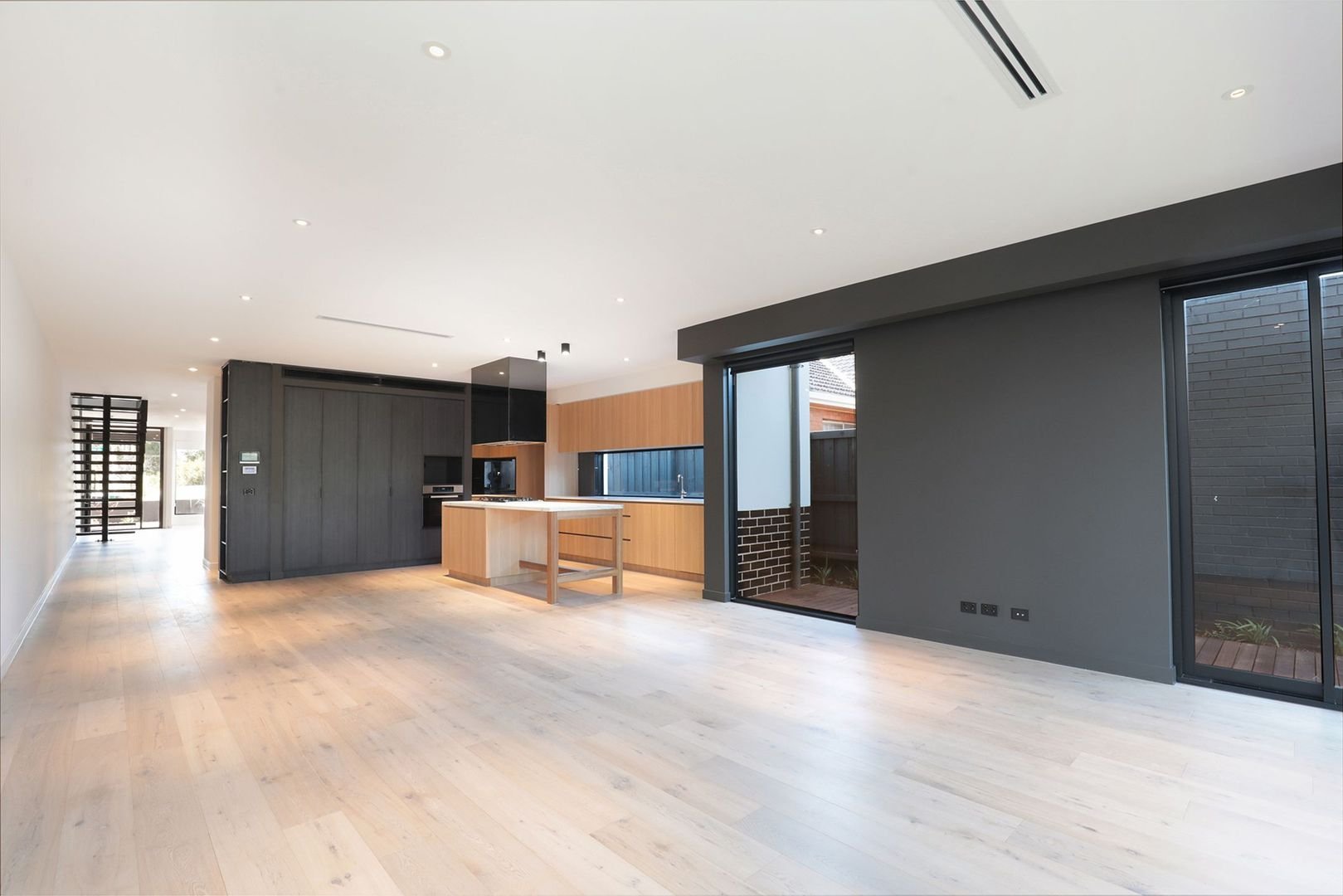 Property Gallery Thumbnail 6