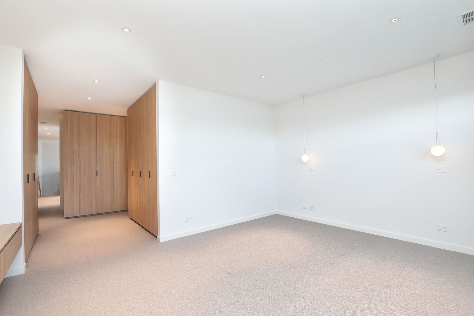 Property Gallery Thumbnail 8