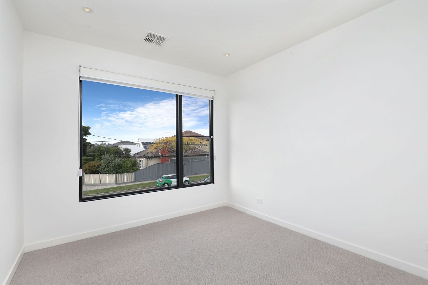 Property Gallery Thumbnail 12