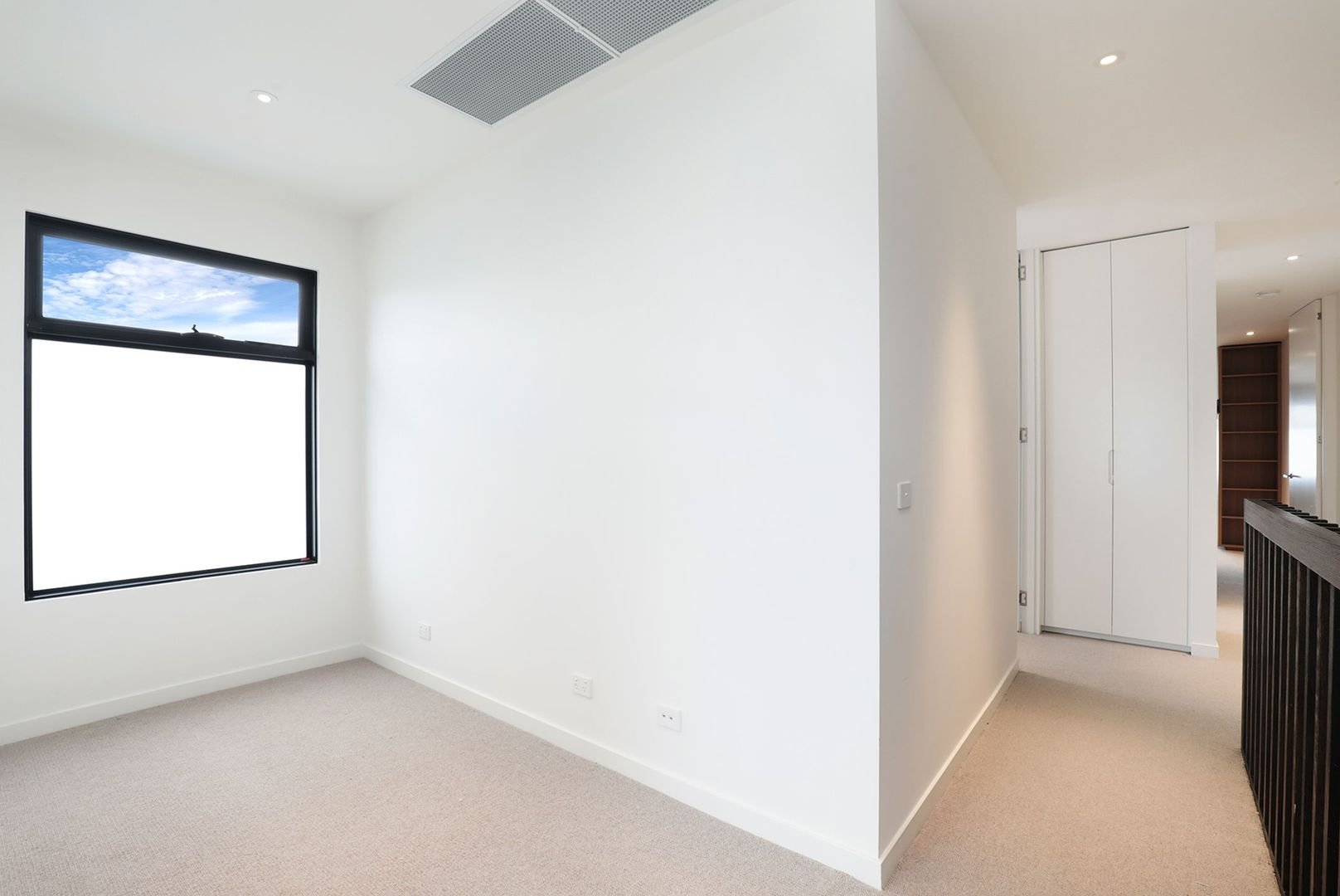 Property Gallery Thumbnail 13