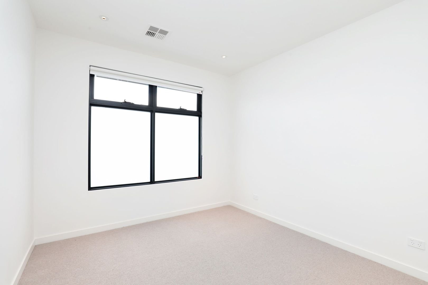 Property Gallery Thumbnail 15