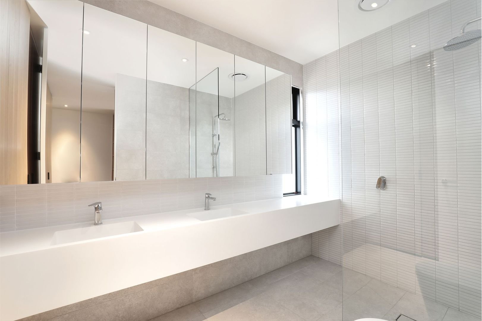 Property Gallery Thumbnail 16