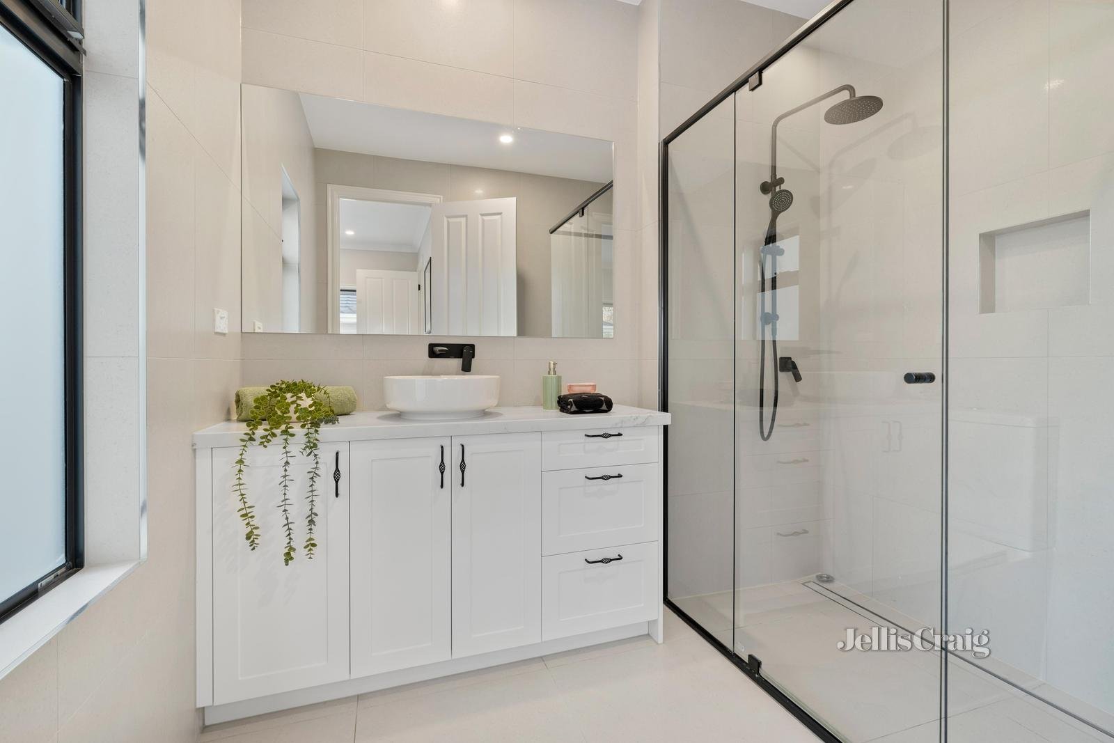 17B Windsor Avenue, Mount Waverley image 7