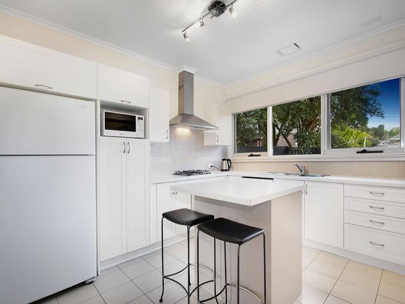 1/8-12 Parring Road, Balwyn image 3