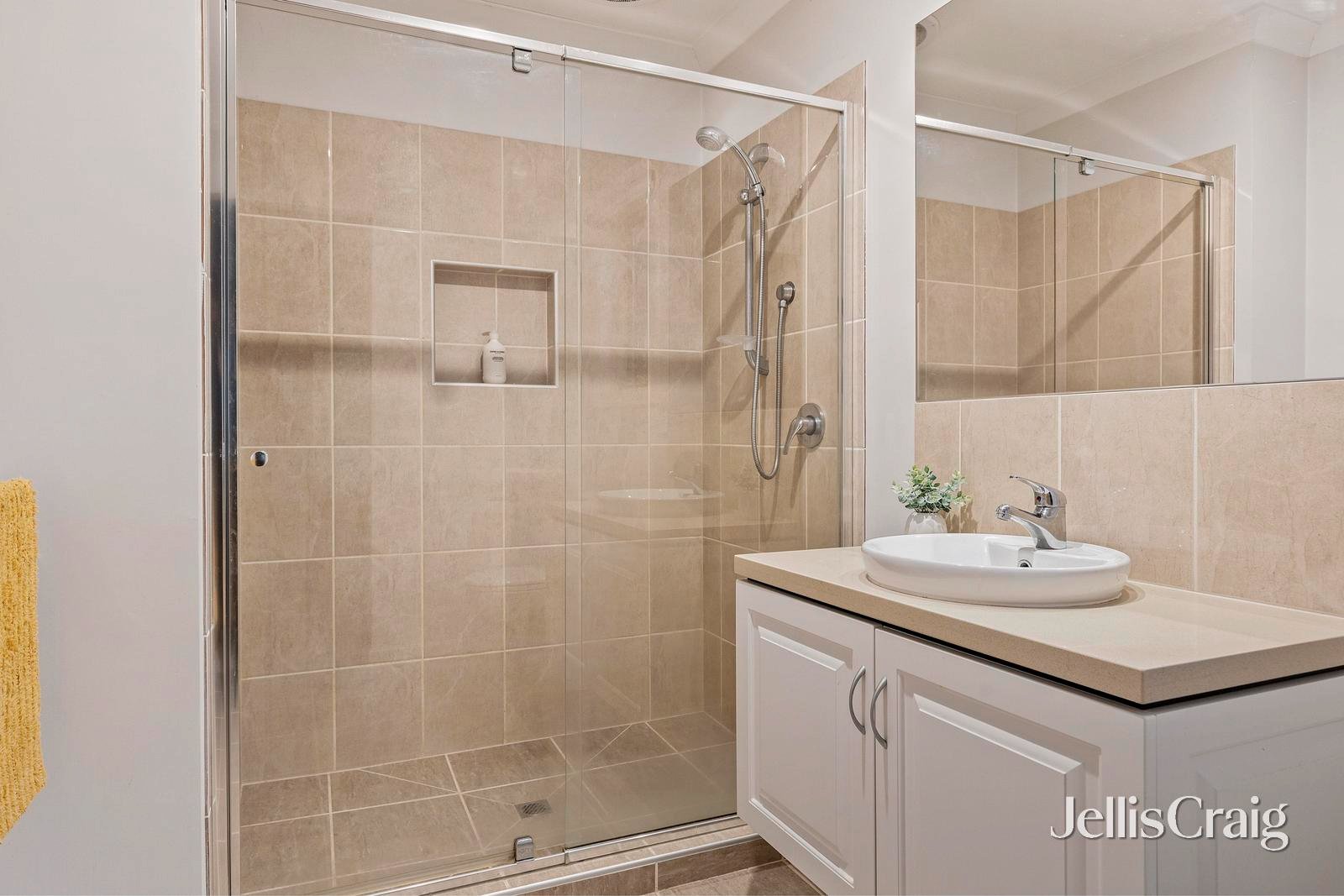 18-20 Feversham Avenue, Park&nbsp;Orchards image 11