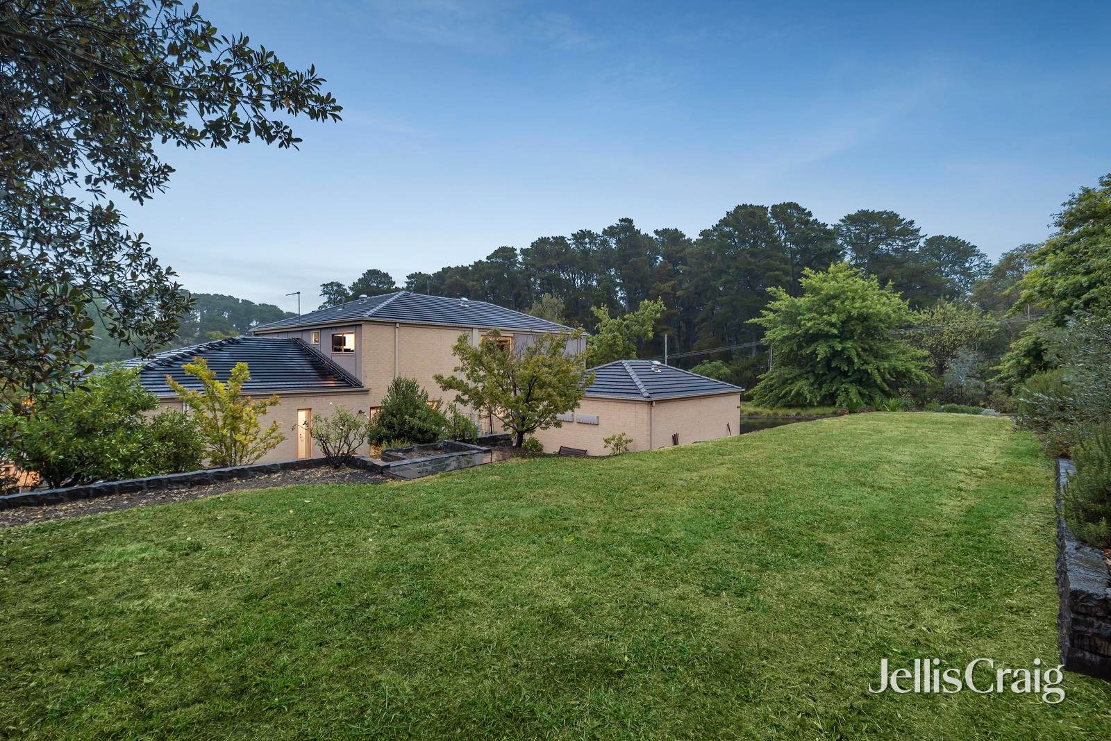 18-20 Feversham Avenue, Park&nbsp;Orchards image 15