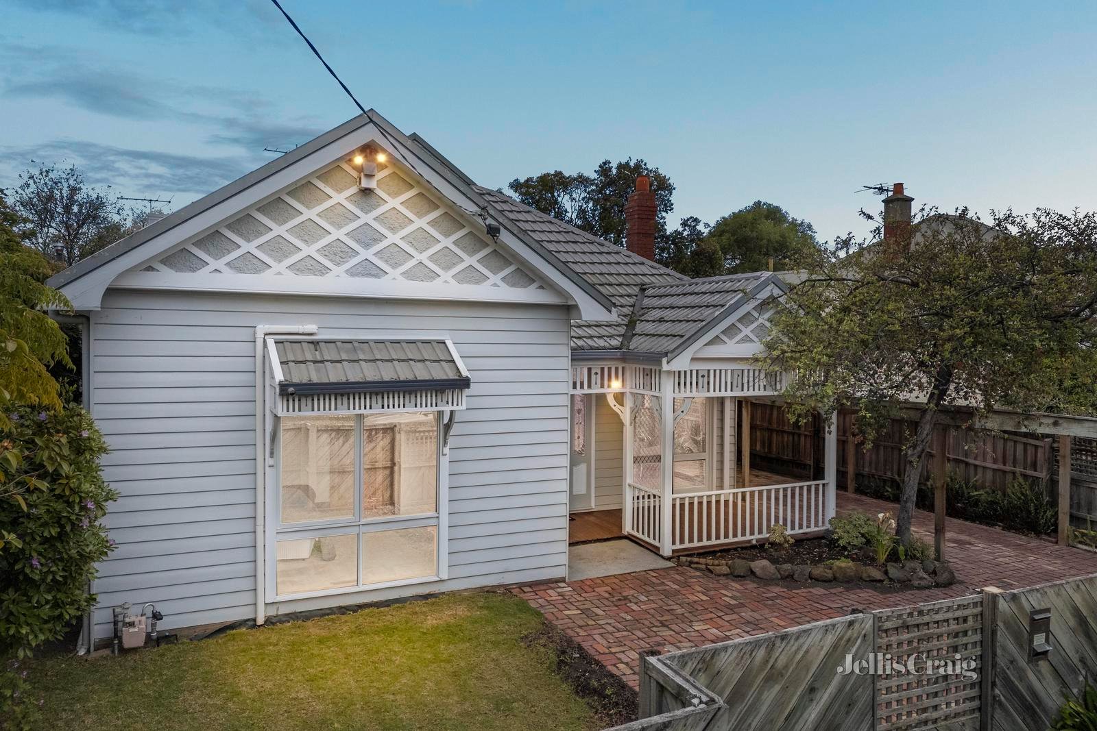 18 Albion Street, Surrey Hills image 1