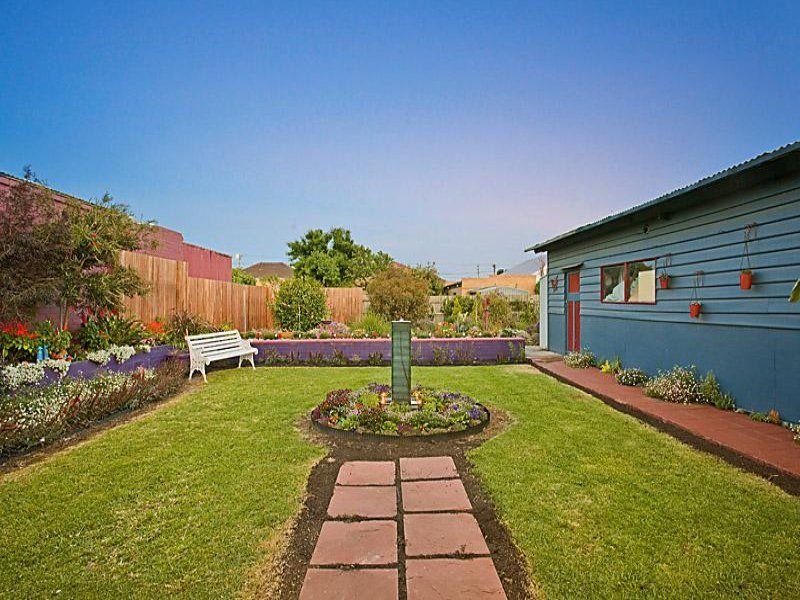 18 Amaranth Avenue, Altona North image 8