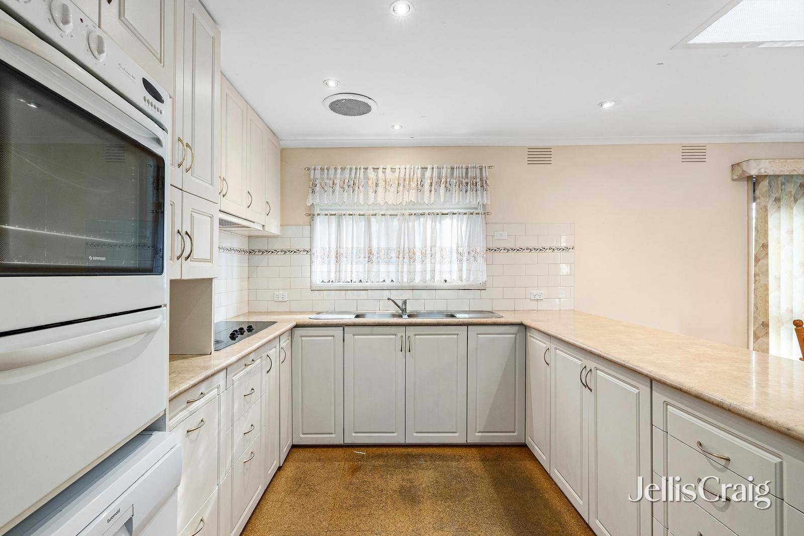 18 Amaroo Way, Yallambie image 6