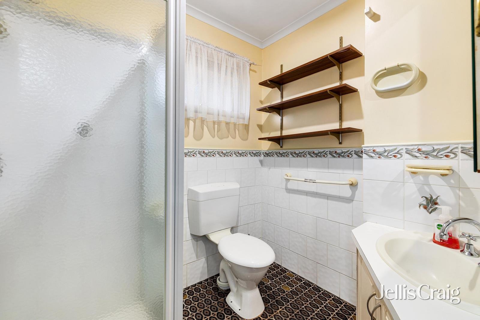 18 Amaroo Way, Yallambie image 9