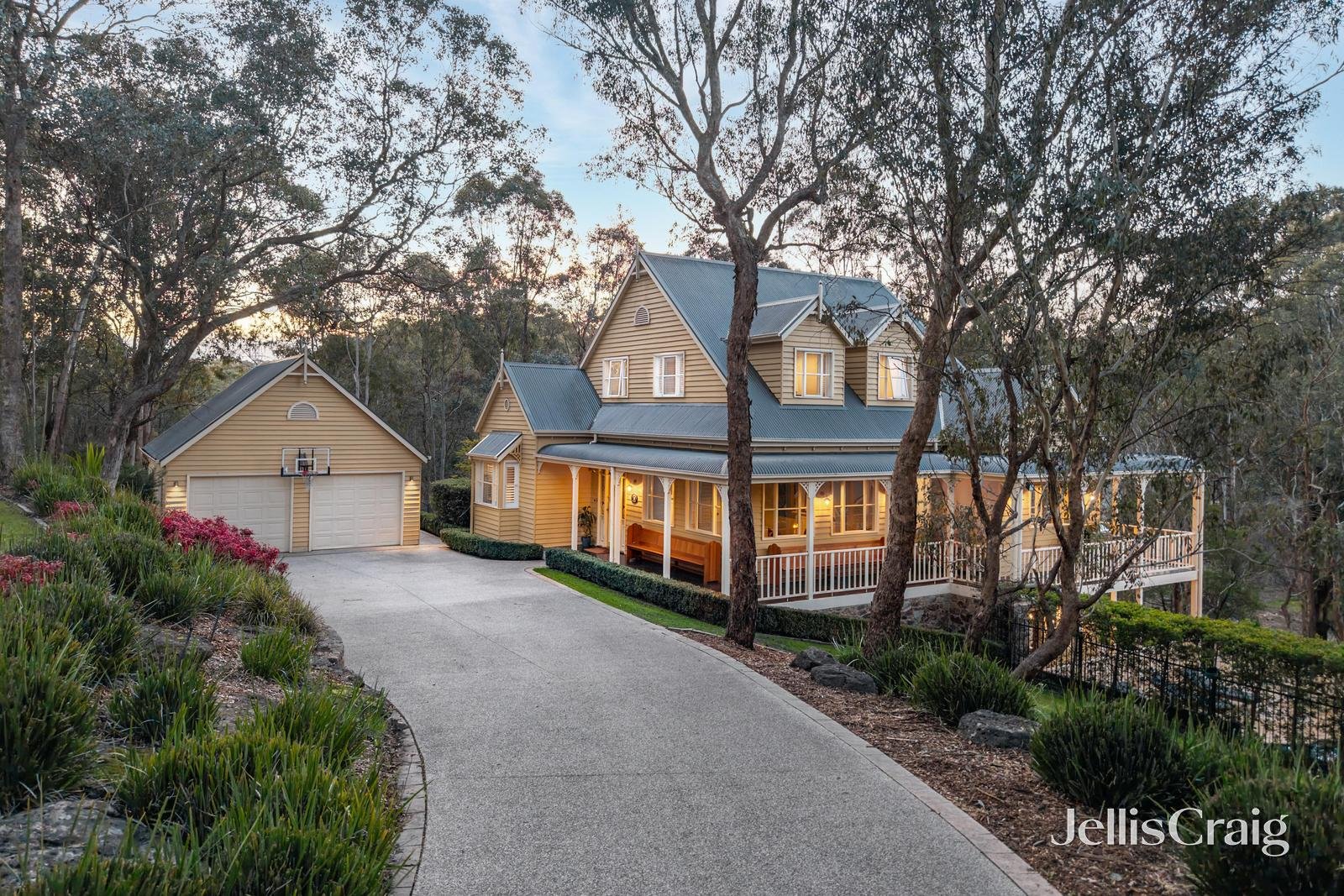18 Amersham Drive, Warrandyte image 1