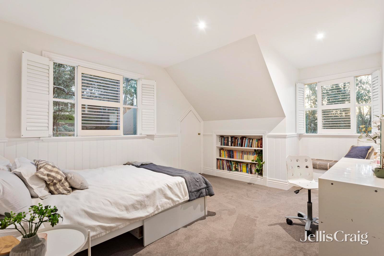 18 Amersham Drive, Warrandyte image 15