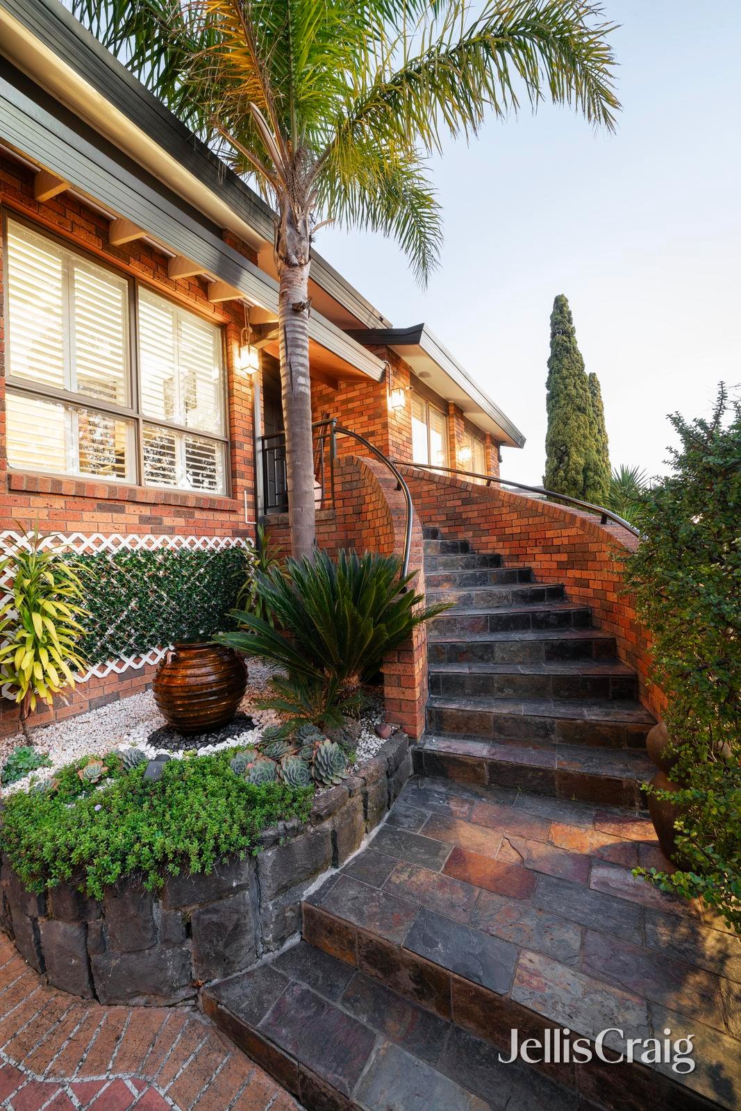 18 Andersons Creek Road, Doncaster&nbsp;East image 2