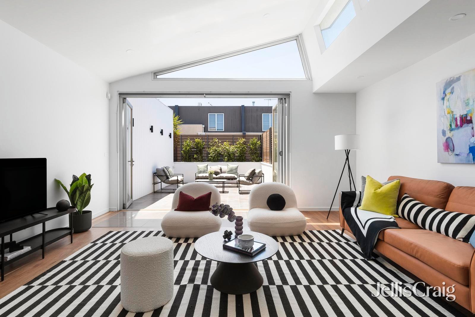 18 Arnold Street, Brunswick East image 1