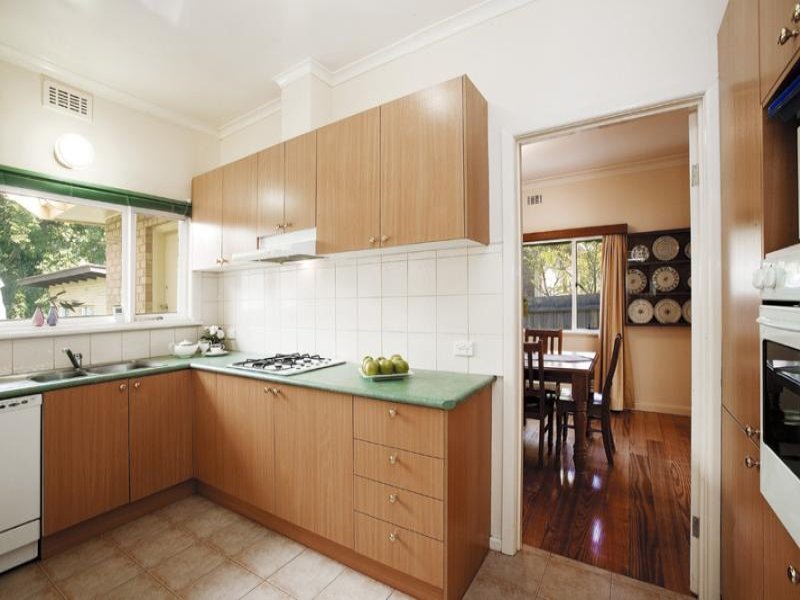 18 Arnott Street, Mont Albert North image 5