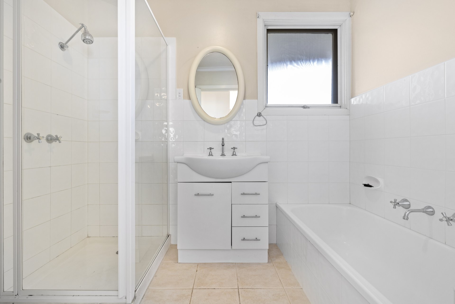 1/8 Ashted Road, Box Hill image 5