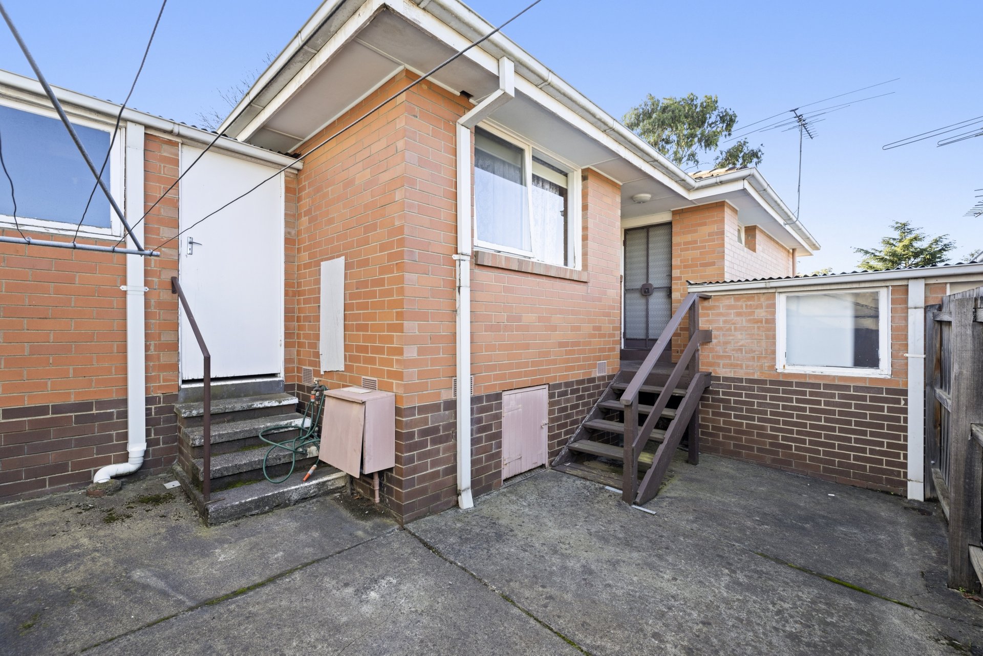 1/8 Ashted Road, Box Hill image 6