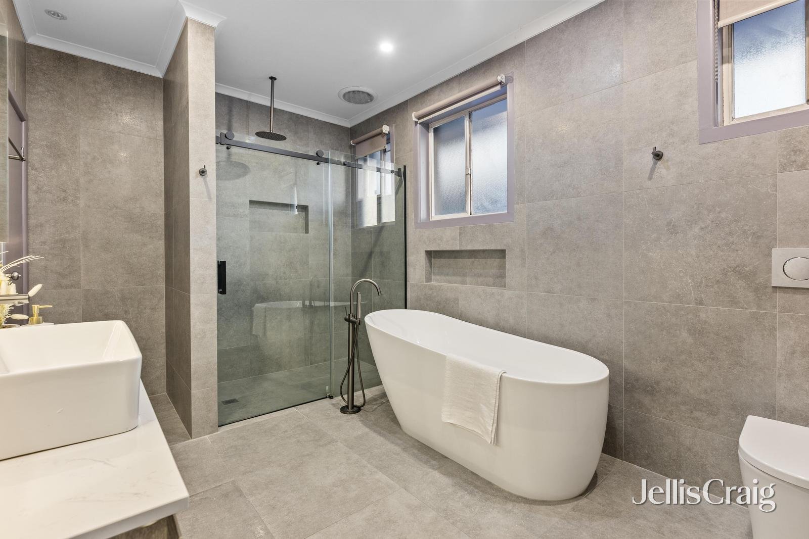 18 Ashwood Drive, Ashwood image 13